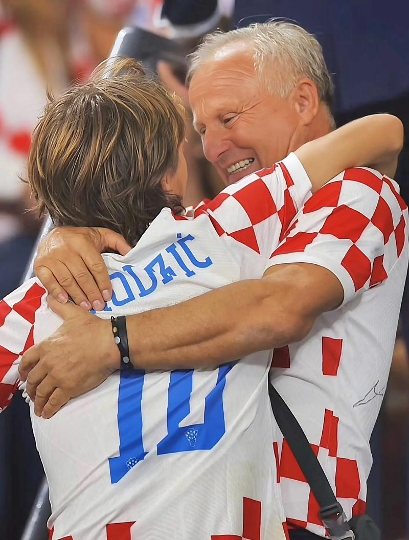 德州扑克稳定打法解析（德州扑克稳健策略详解）