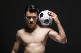 半场战报：格拉茨风暴0-0诺丁汉森林，吉布斯-怀特失点